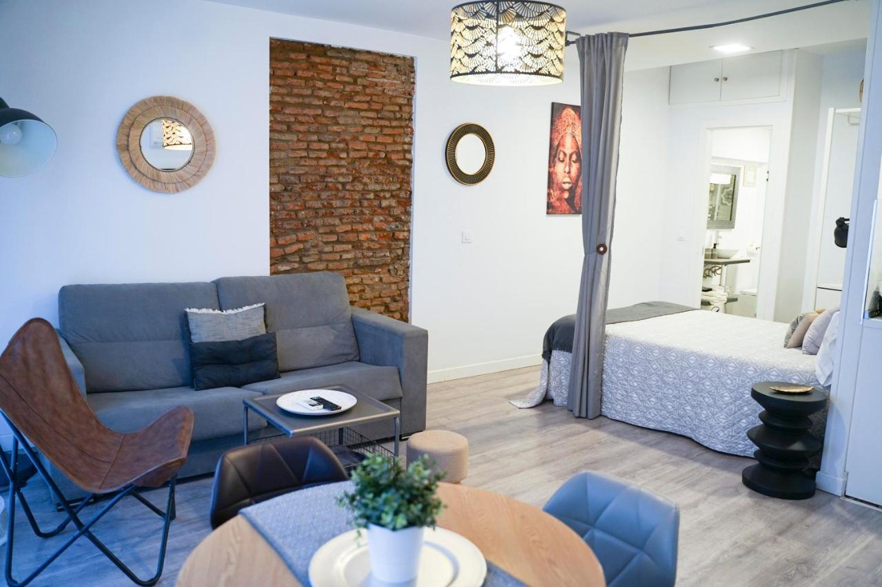Apartamentos Suites Cariátide Plasencia Exterior foto