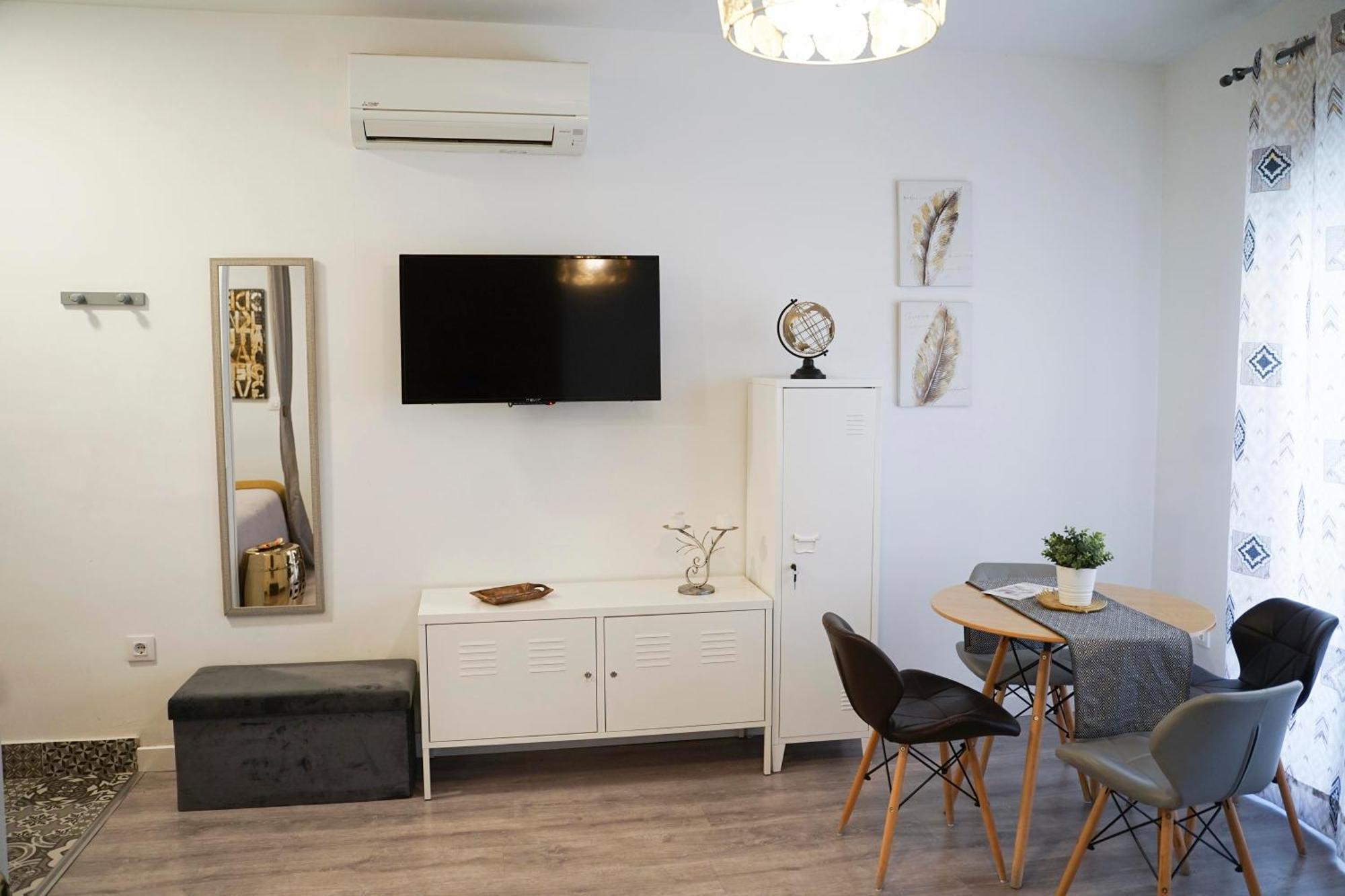 Apartamentos Suites Cariátide Plasencia Exterior foto