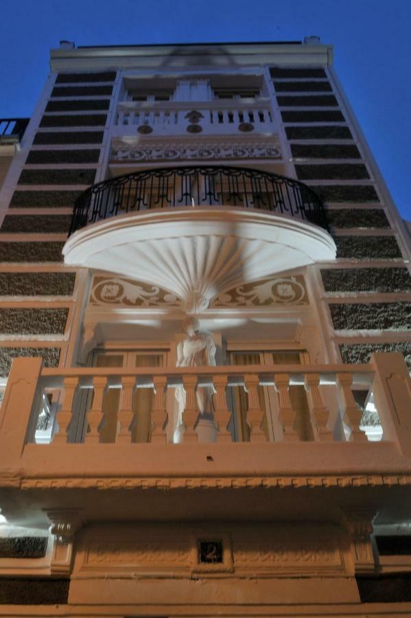 Apartamentos Suites Cariátide Plasencia Exterior foto